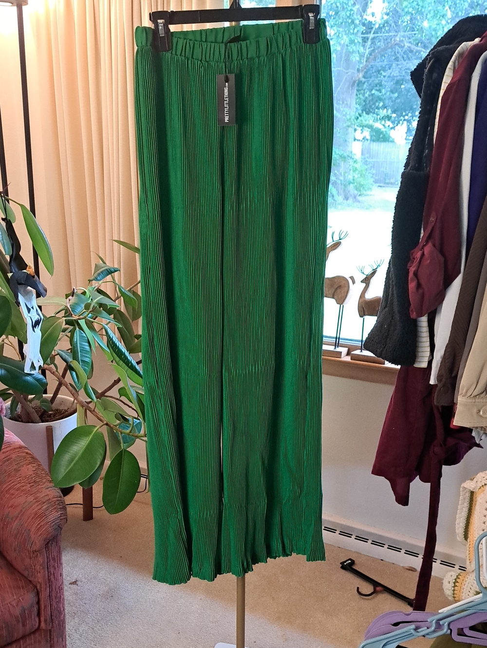 PrettyLittleThing Emerald Green Pleated Wide-Leg Trousers Inseam 30" NWOT